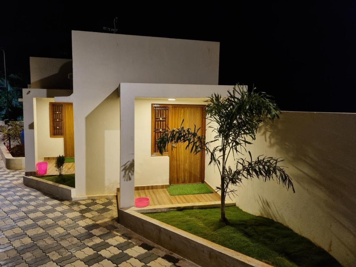 Westn Resorts Kuttalam  Bagian luar foto